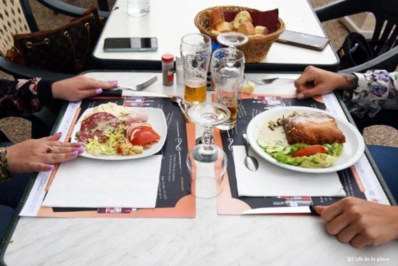 Cafe de la place